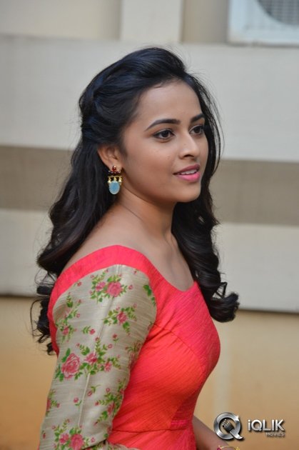 Sri-Divya-at-Kaashmora-Movie-Release-Press-Meet